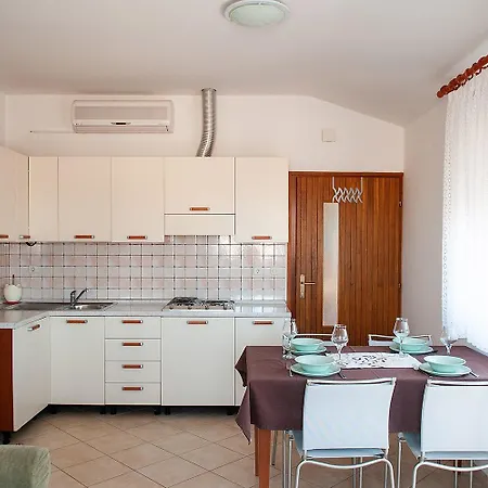 Anita Lejlighed Pula